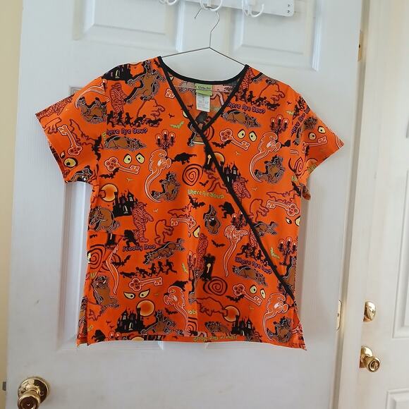 Scooby-Doo Scrub Top Women M Orange Halloween Holiday Medical Uniform Nursing - Picture 2 of 13